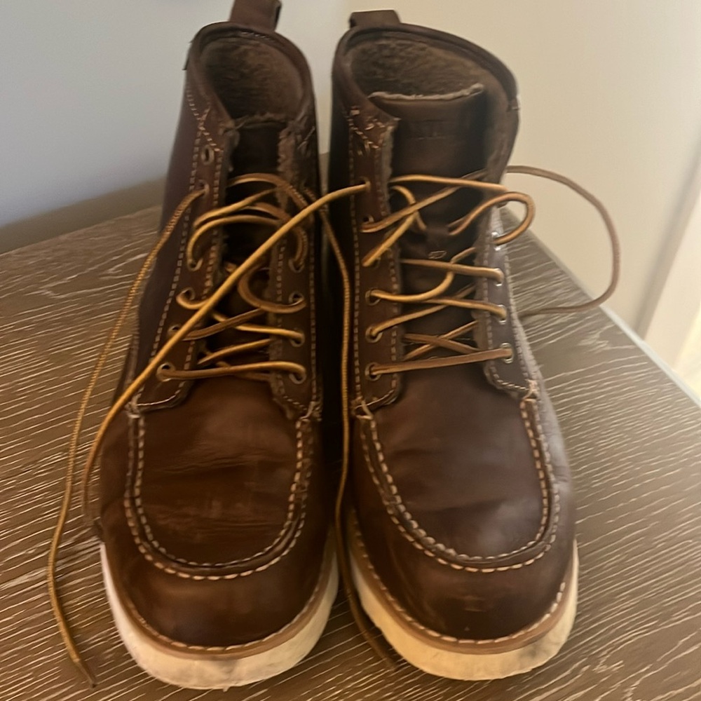 Eastland lace up boot 9.5